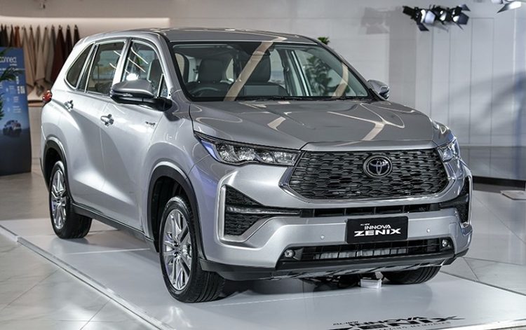 Toyota Innova Cross HEV 2025