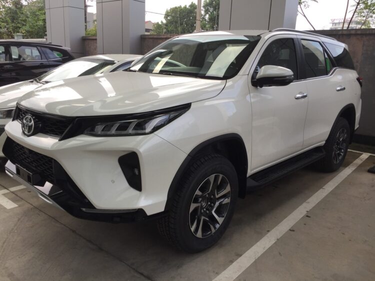 Toyota Fortuner Legender 2.4AT 4×2 Diesel 2026