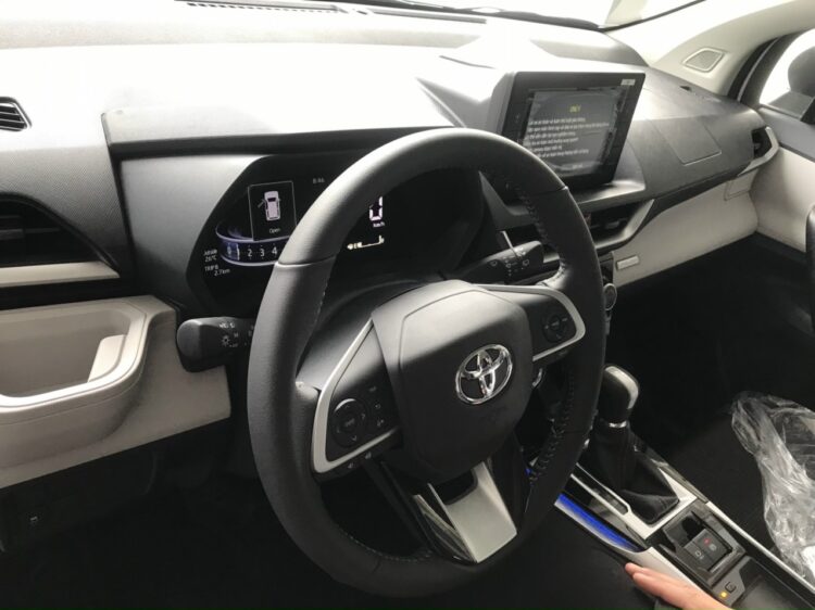 Toyota Veloz Cross