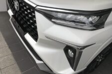 Toyota Veloz Cross Top