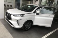 Toyota Veloz Cross Top